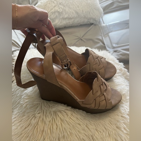 Women's Indigo Rd. Kady Wood Wedge ankel Sandal Heel - Picture 3 of 4